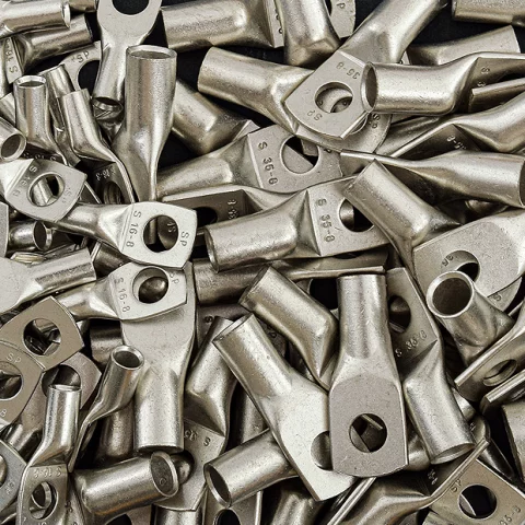 Ónozott réz csősaruk