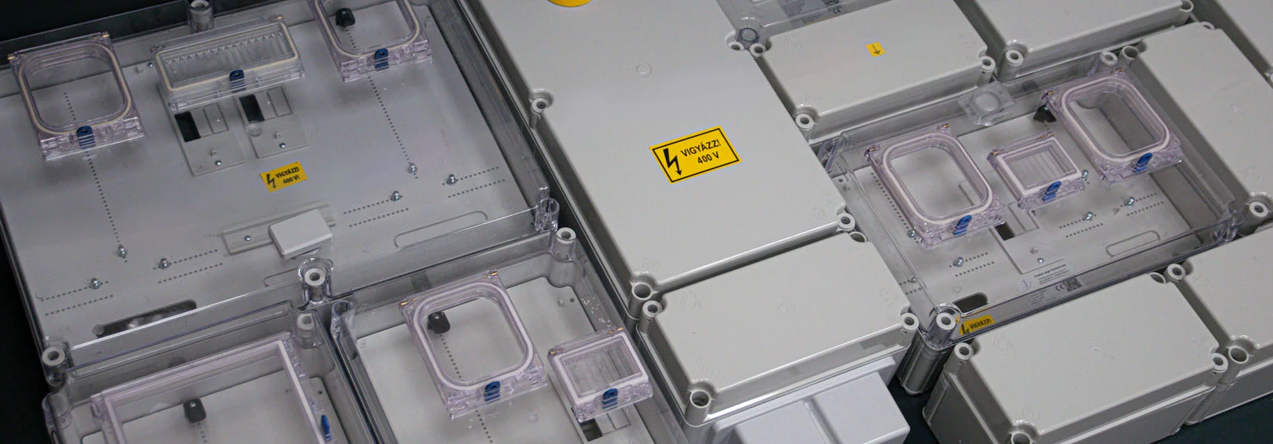 Csoportos mérőszekrények, modulok és sínszekrények