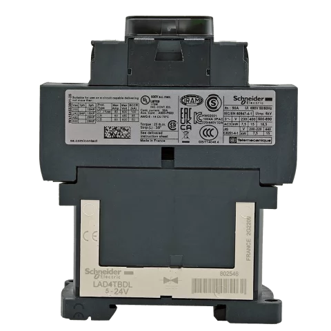 Schneider Mágneskapcsoló 32A 15kW 3 záró - 1 nyitó 24V DC túlfeszültségkorlátozóval