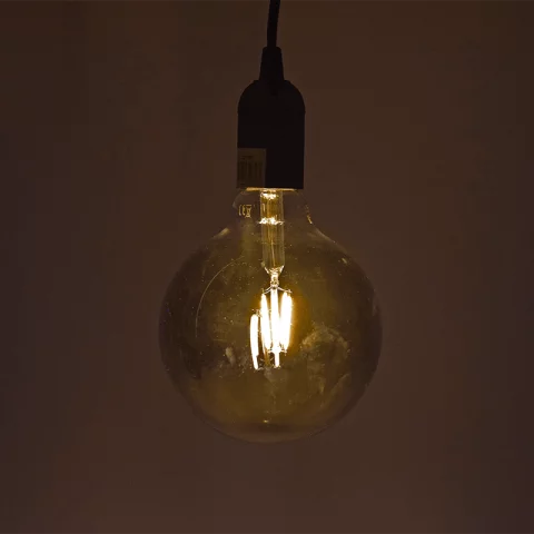 E27 Smoke LED Filament Izzó 4W 2000K 250lm Extra meleg fehér Fekete izzó G125 320° Nedes ZBF102