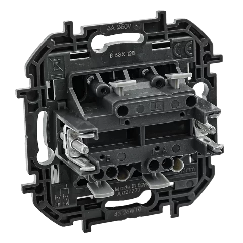 Legrand Niloé Step Kapcsoló 101+1N dupla egypólusú nyomó villanykapcsoló rugós bekötés fekete 863512