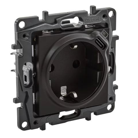 Legrand Niloé Step Dugalj 2P+F + USB-C konnektor töltőaljzat GYV rugós bekötés fekete 863526