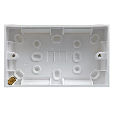 Mozgássérült WC szetthez (Cooper) BS kiemelő műanyag doboz 146x86mm Legrand 613351