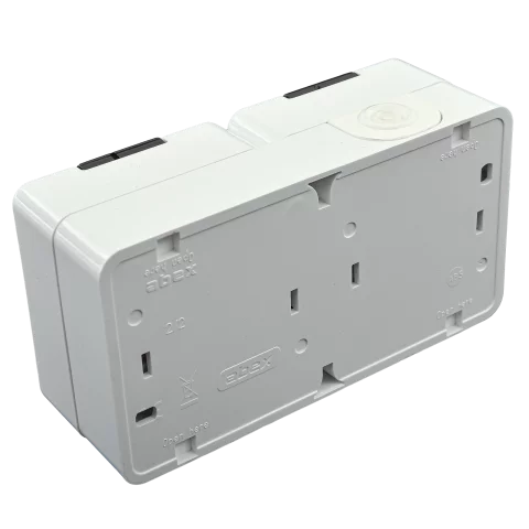 Falon kívüli dugalj 2x2P+F fehér Kültéri konnektor csapófedéllel IP44 Junior 321346